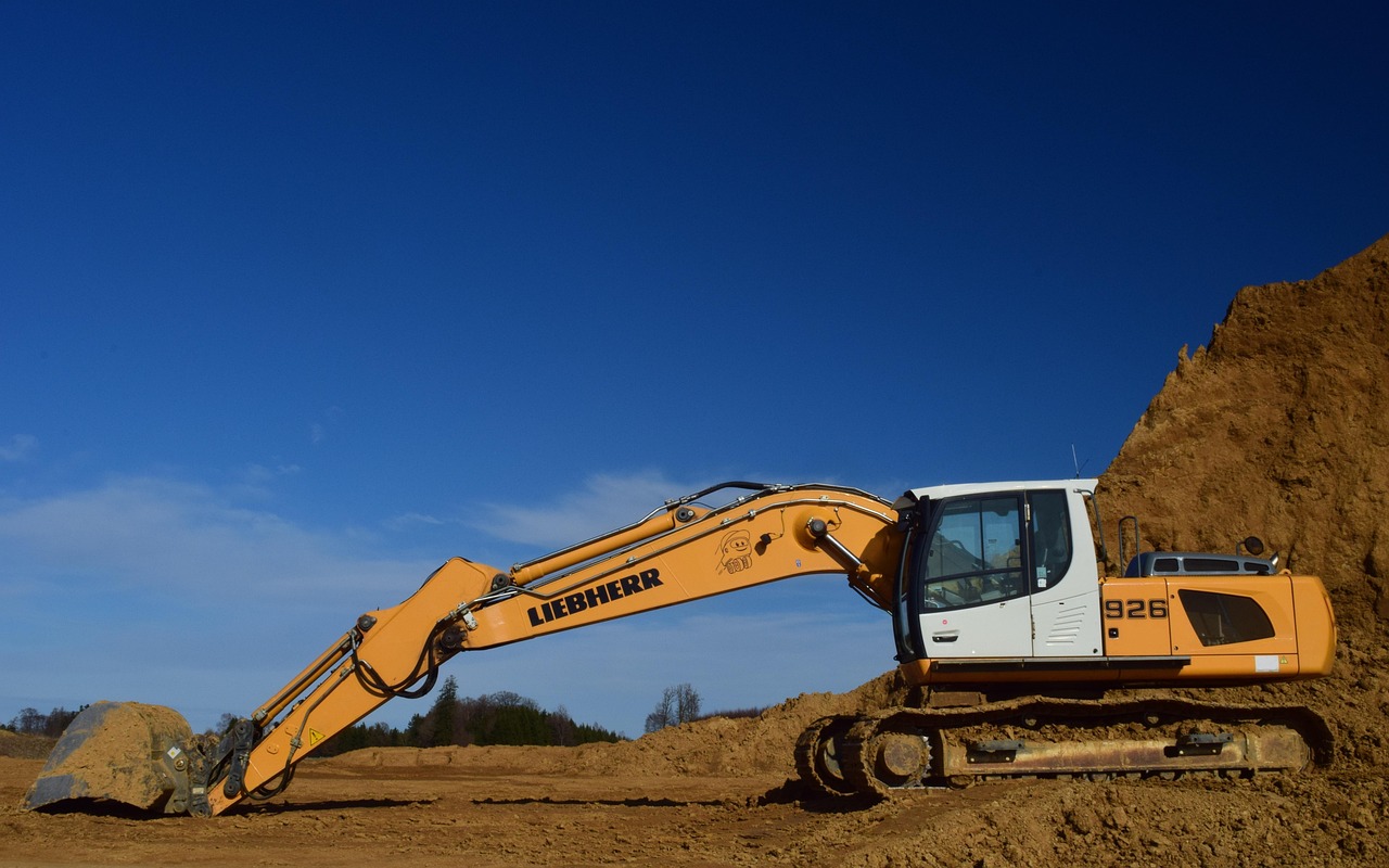 挖掘機(jī)拖車(chē)平板車(chē)價(jià)格,市場(chǎng)趨勢(shì)與購(gòu)買(mǎi)指南全解析