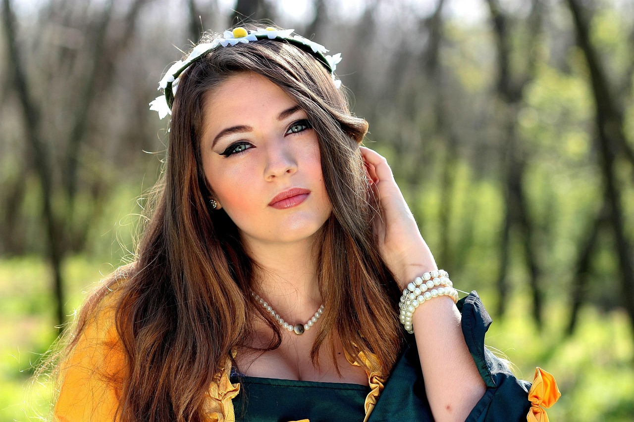 女演員同居迅雷下載背后的故事