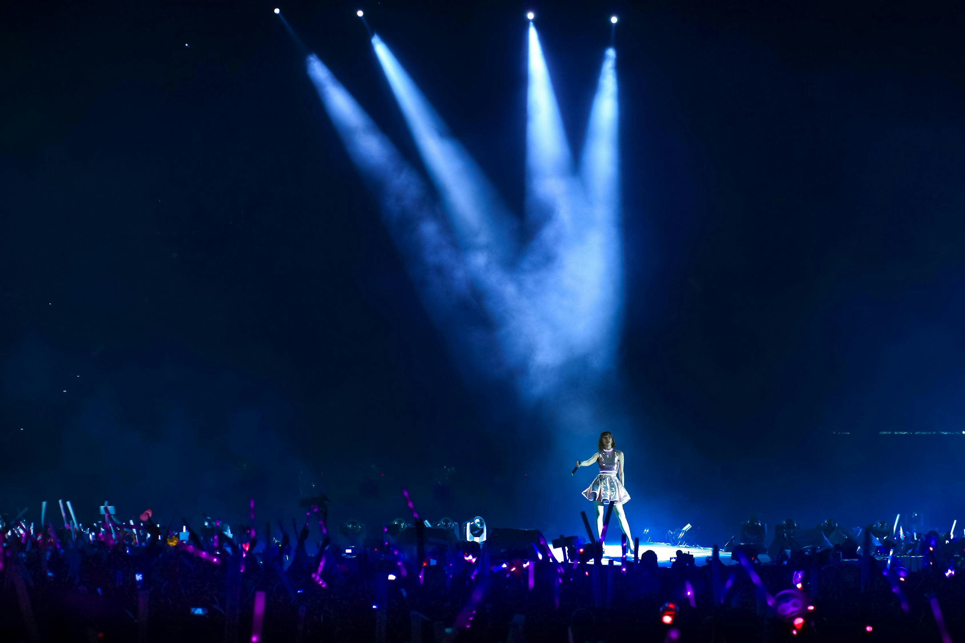 歌唱比賽海報(bào)，喚醒你的音樂激情之夜！