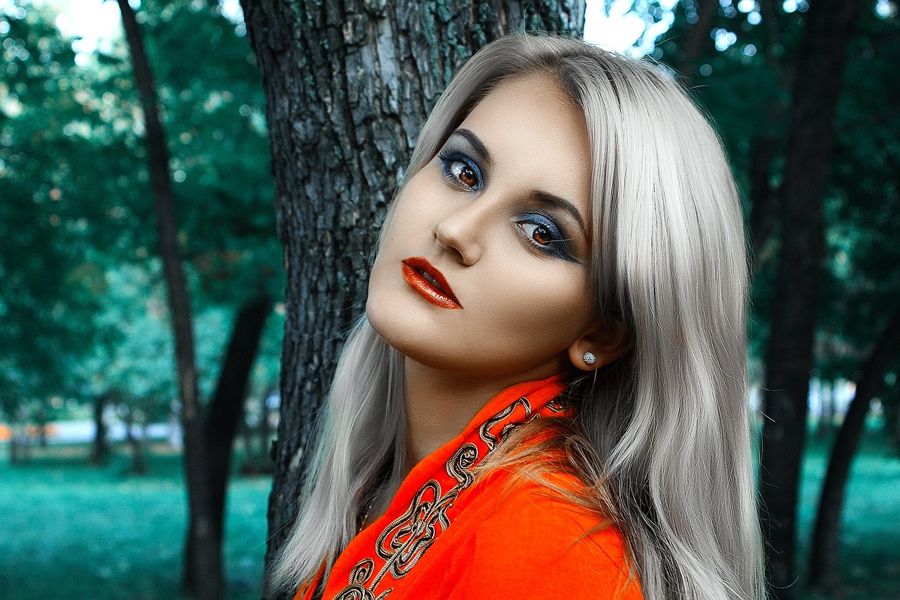 最新美妝教程，揭秘打造時(shí)尚魅力的秘密武器