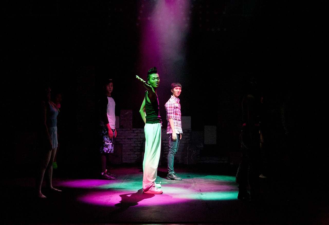 內(nèi)地二線男演員,演技與堅(jiān)持的力量閃耀舞臺(tái)