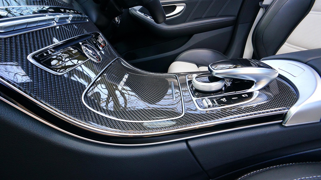 奔馳330價格及圖片全解析,豪華轎車市場現(xiàn)狀與購車指南