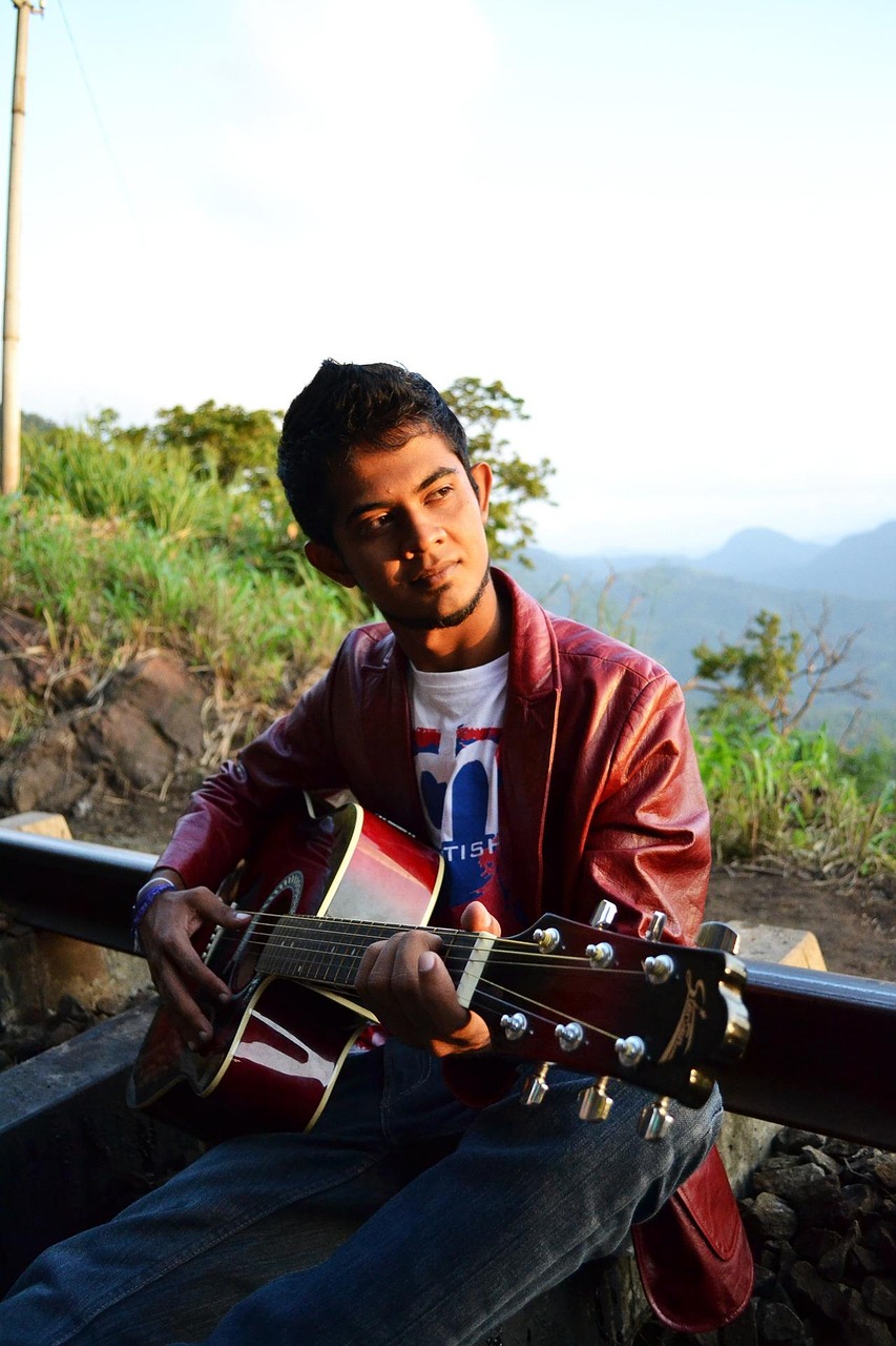 中國(guó)鐵路改革動(dòng)態(tài),邁向高質(zhì)量發(fā)展新征程