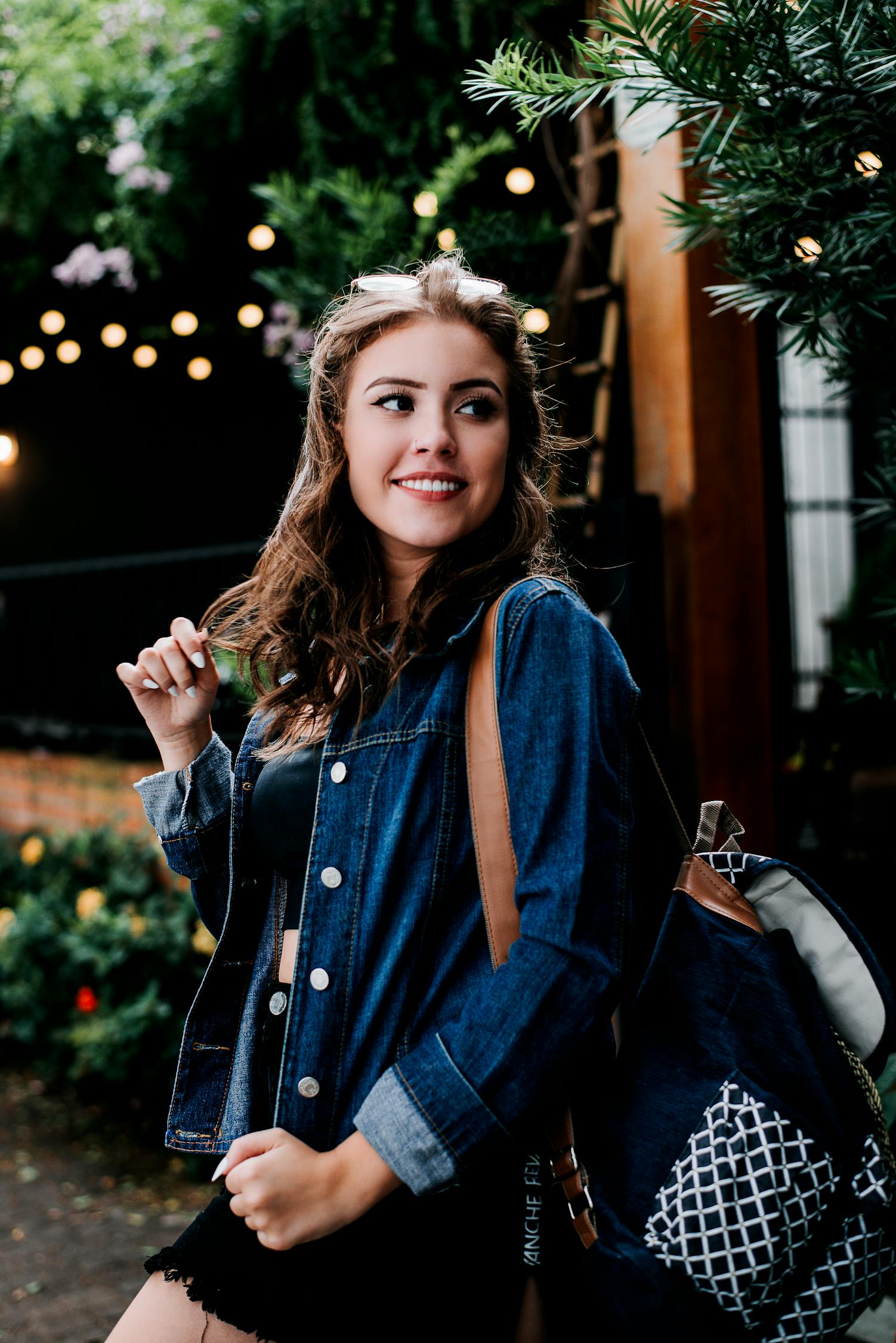 卡曼妮耶美肯最新寫真——展現(xiàn)光影魅力與風(fēng)采