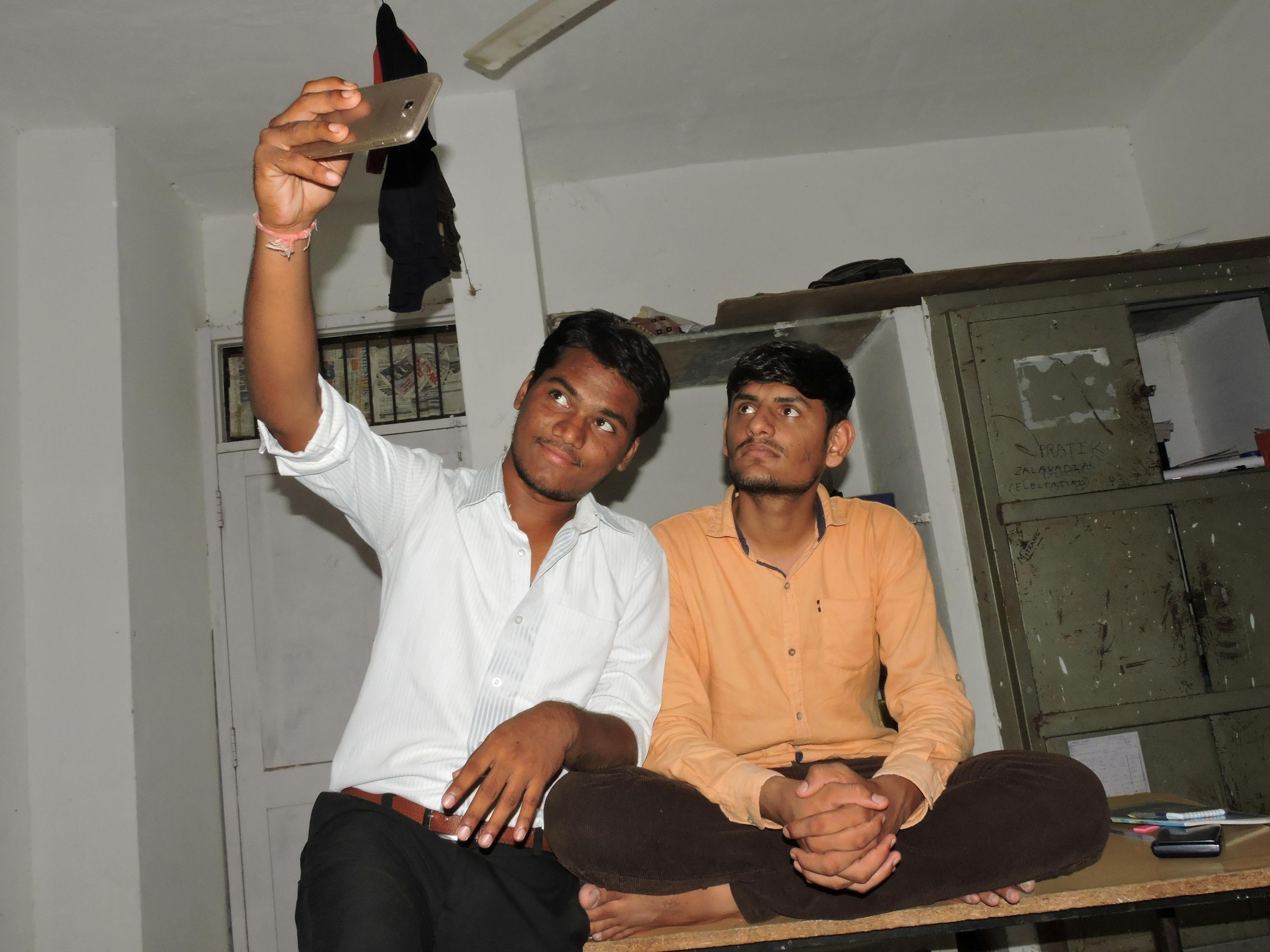 最新自拍神器引領(lǐng)自拍新時(shí)代,揭秘全新自拍利器