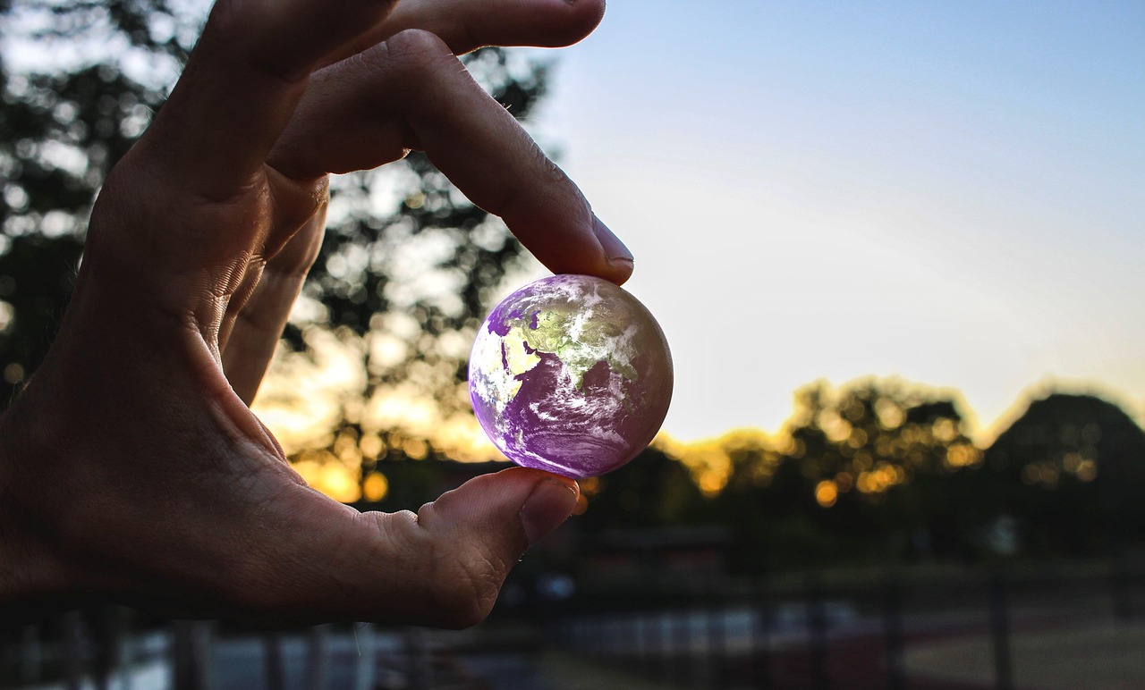 少年透明人與電影，探索青春獨特視角的影片