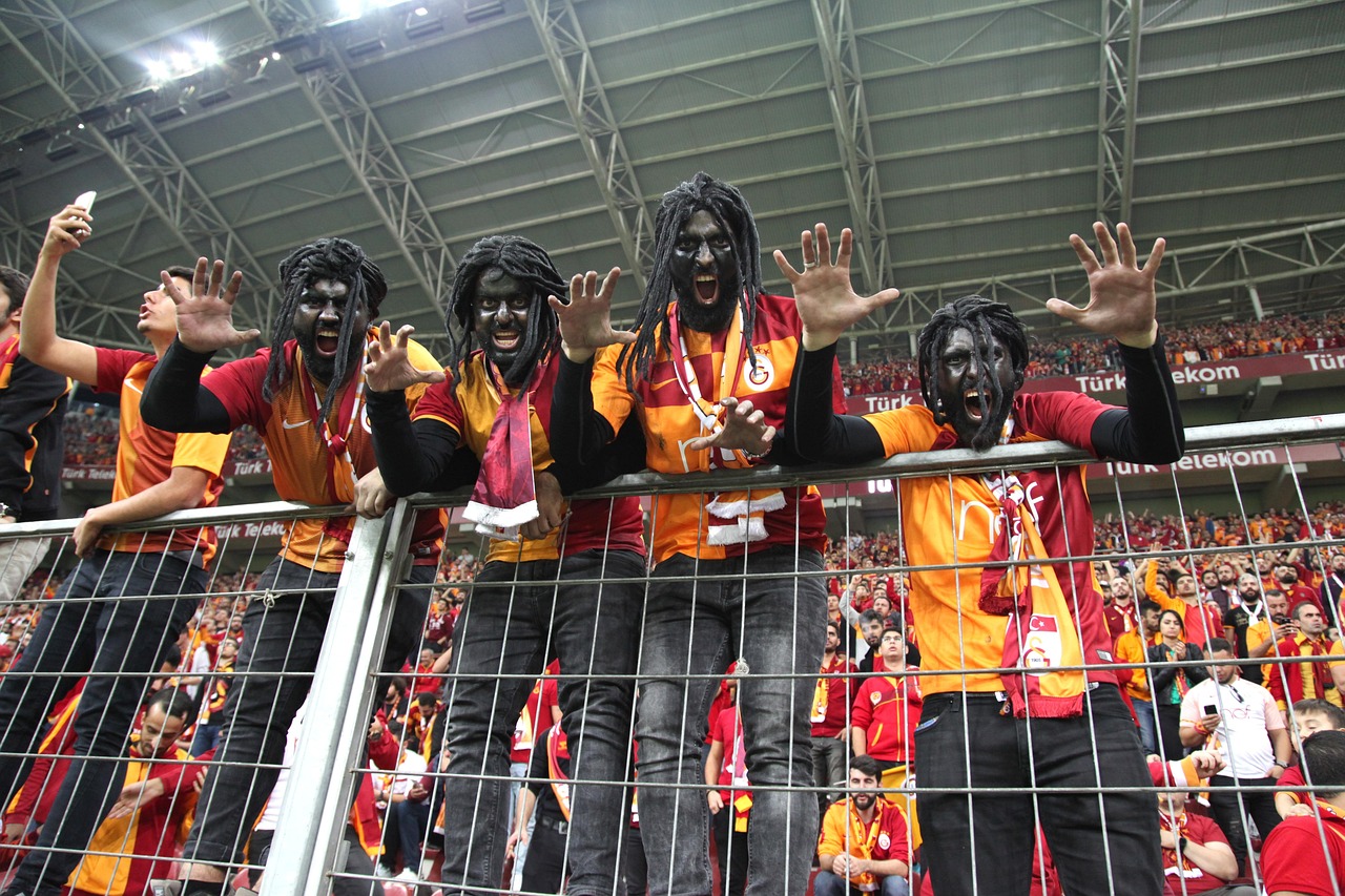 足球比賽助威，激情與支持的完美融合時(shí)刻！