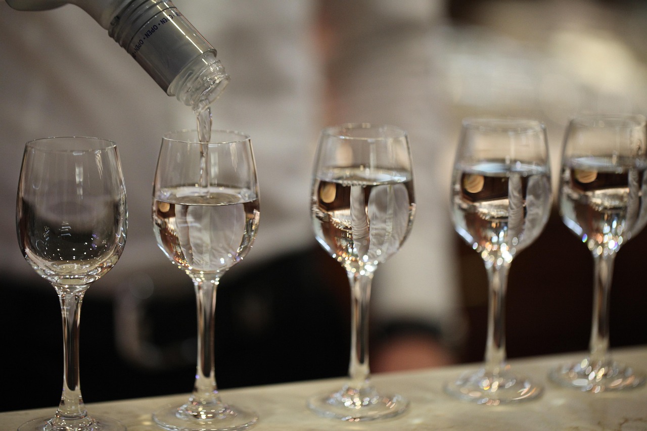 金徽酒價(jià)格表揭秘，市場定位與價(jià)格概覽