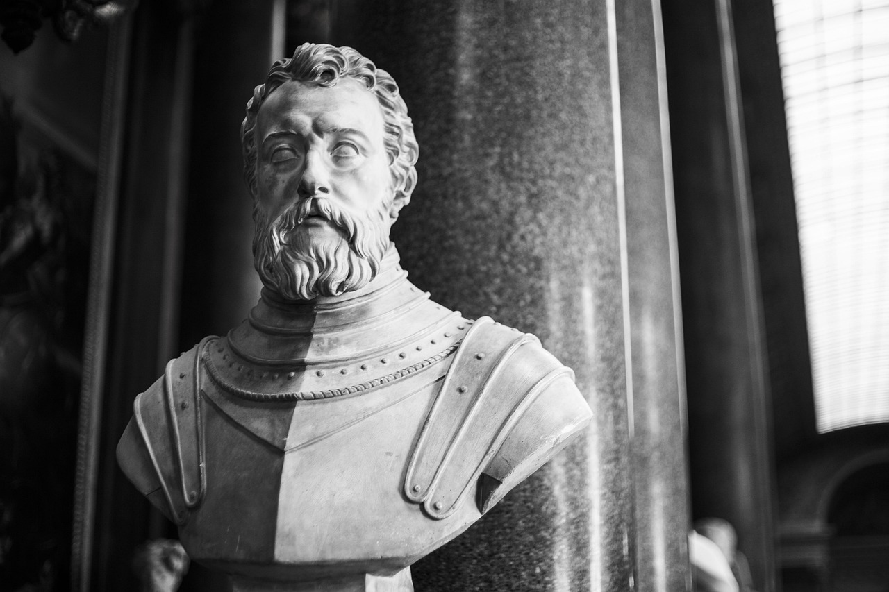 凡爾賽演員表揭秘，歷史巨作幕后人物群像探究