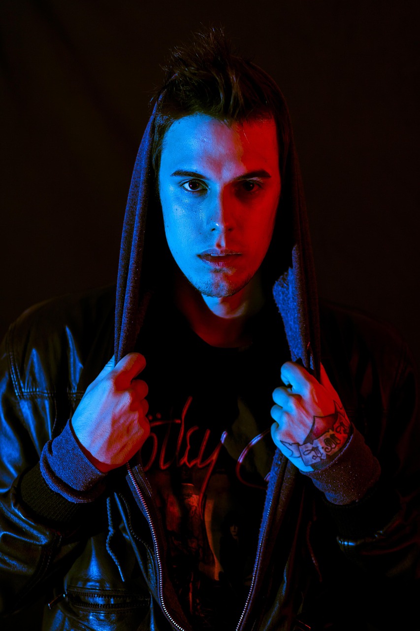 古代傳統(tǒng)與現(xiàn)代社會(huì)的交融，奴婢生活新篇章探索