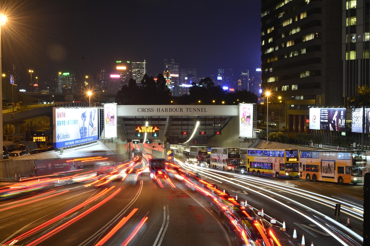 江蘇鎮(zhèn)江車禍視頻揭示交通安全重要性