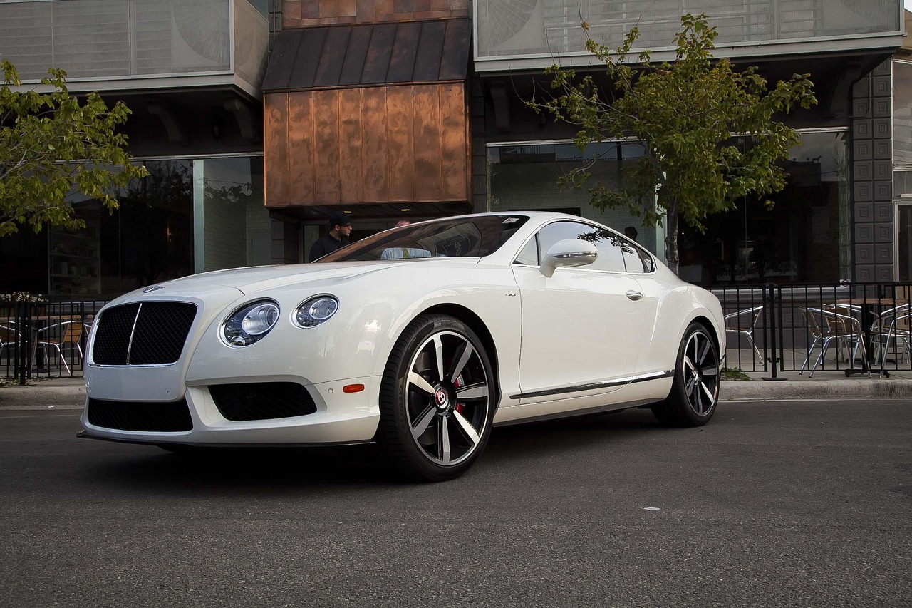 籃球巨星易建聯(lián)的最新動(dòng)態(tài)，賽場(chǎng)內(nèi)外持續(xù)閃耀的光芒