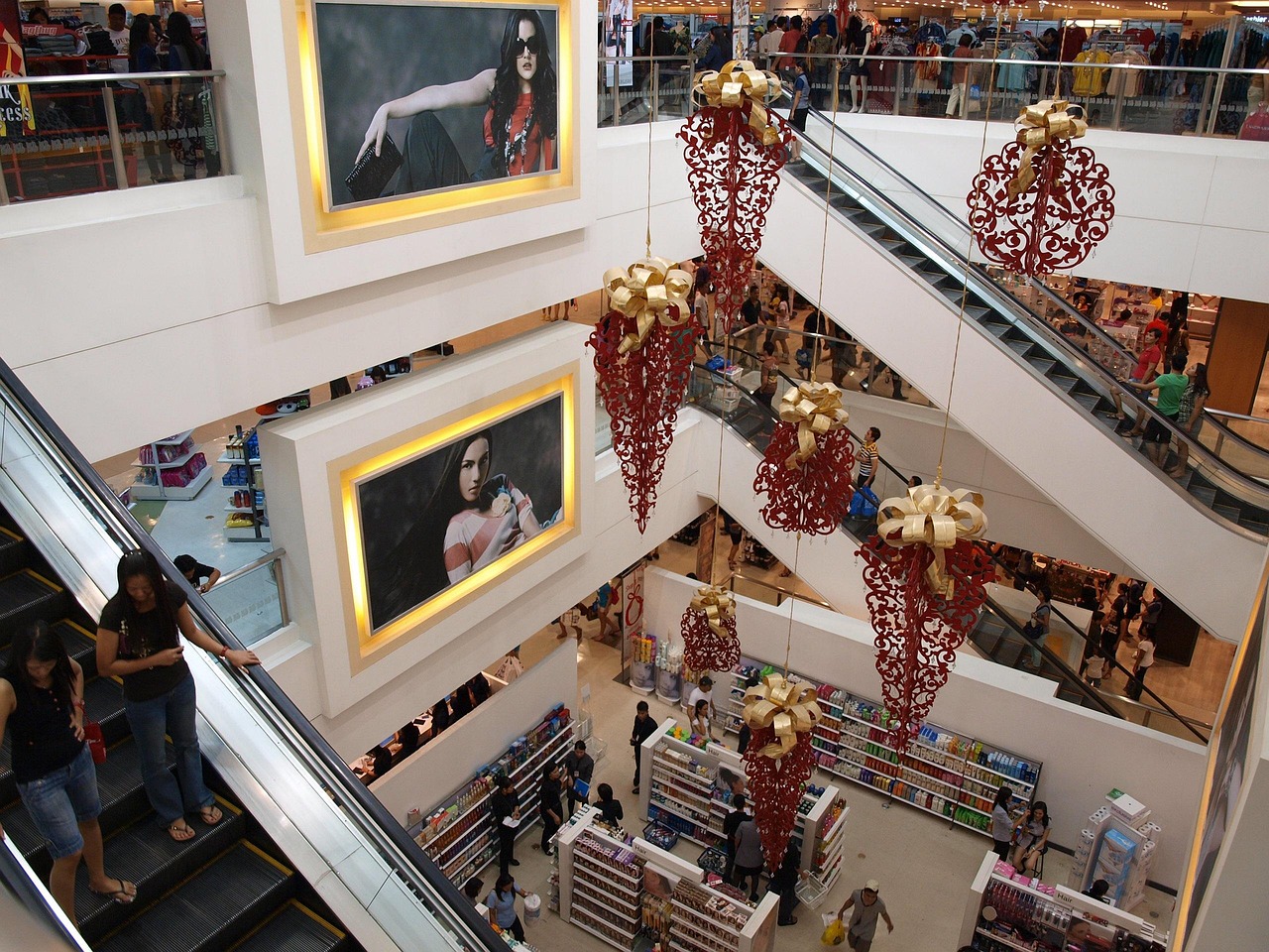 屈臣氏引領(lǐng)零售業(yè)變革，打造全新消費(fèi)體驗(yàn)，最新動(dòng)態(tài)揭秘