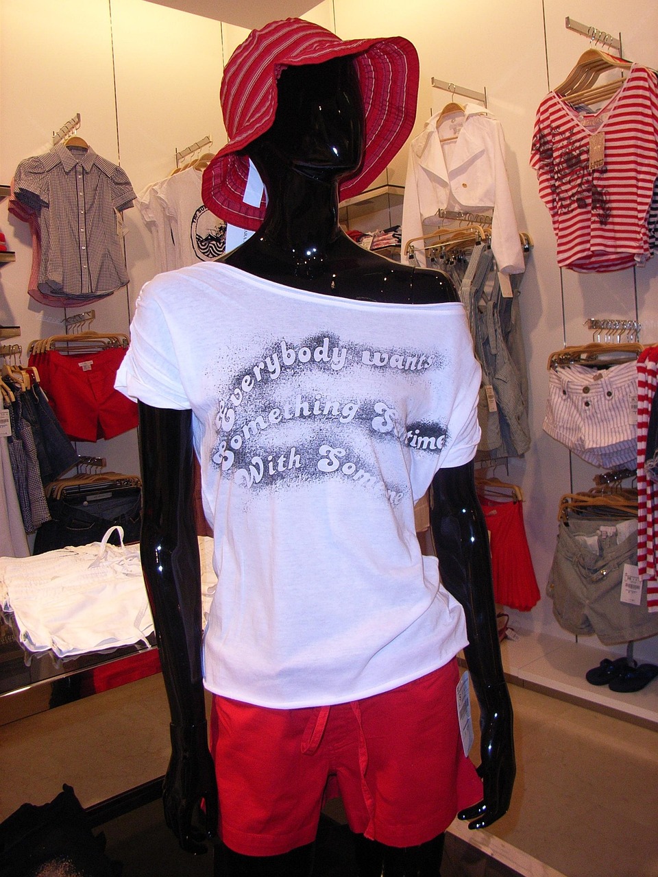 朗誦比賽服裝，展現(xiàn)選手風采與個性的時尚選擇