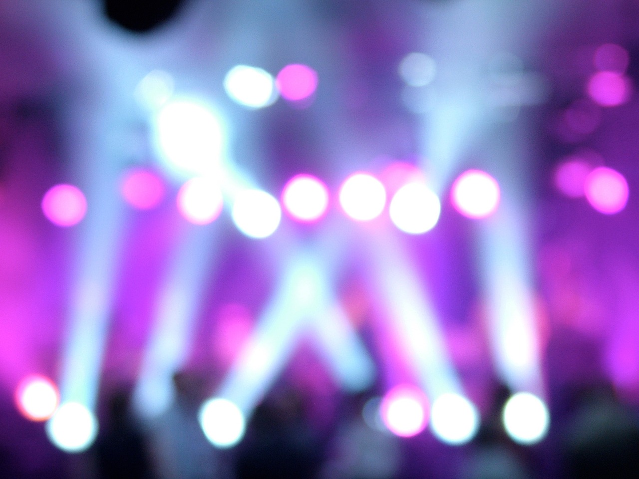 DOTA比賽直播，電競盛宴的視覺狂歡