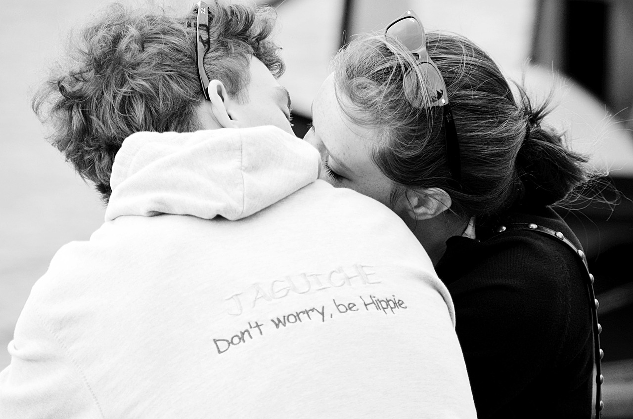 QQ情侶網(wǎng)名大全，甜蜜虛擬身份的完美選擇