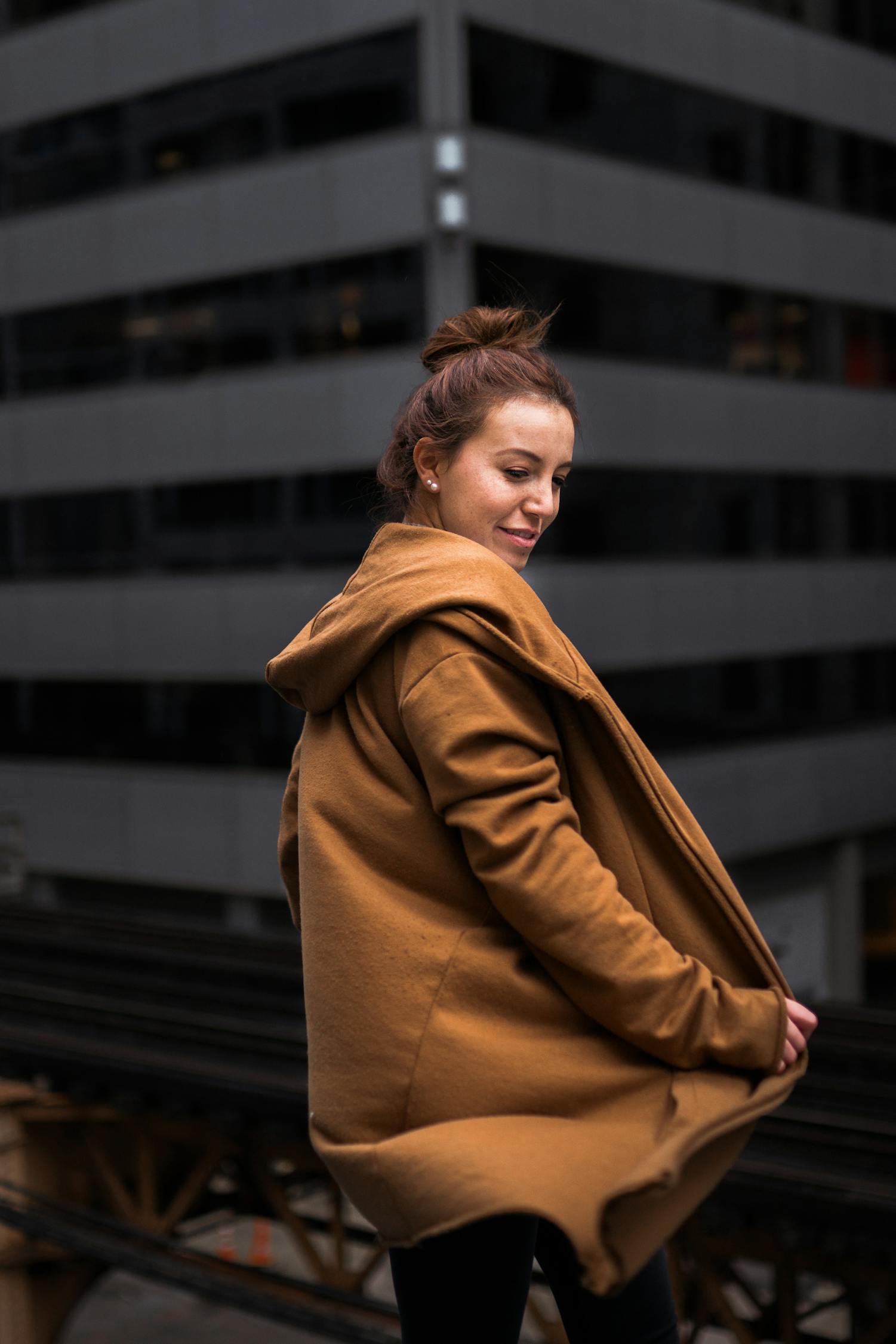 楊洋多元化魅力商務(wù)動態(tài)，引領(lǐng)時尚潮流的最新商務(wù)風(fēng)采