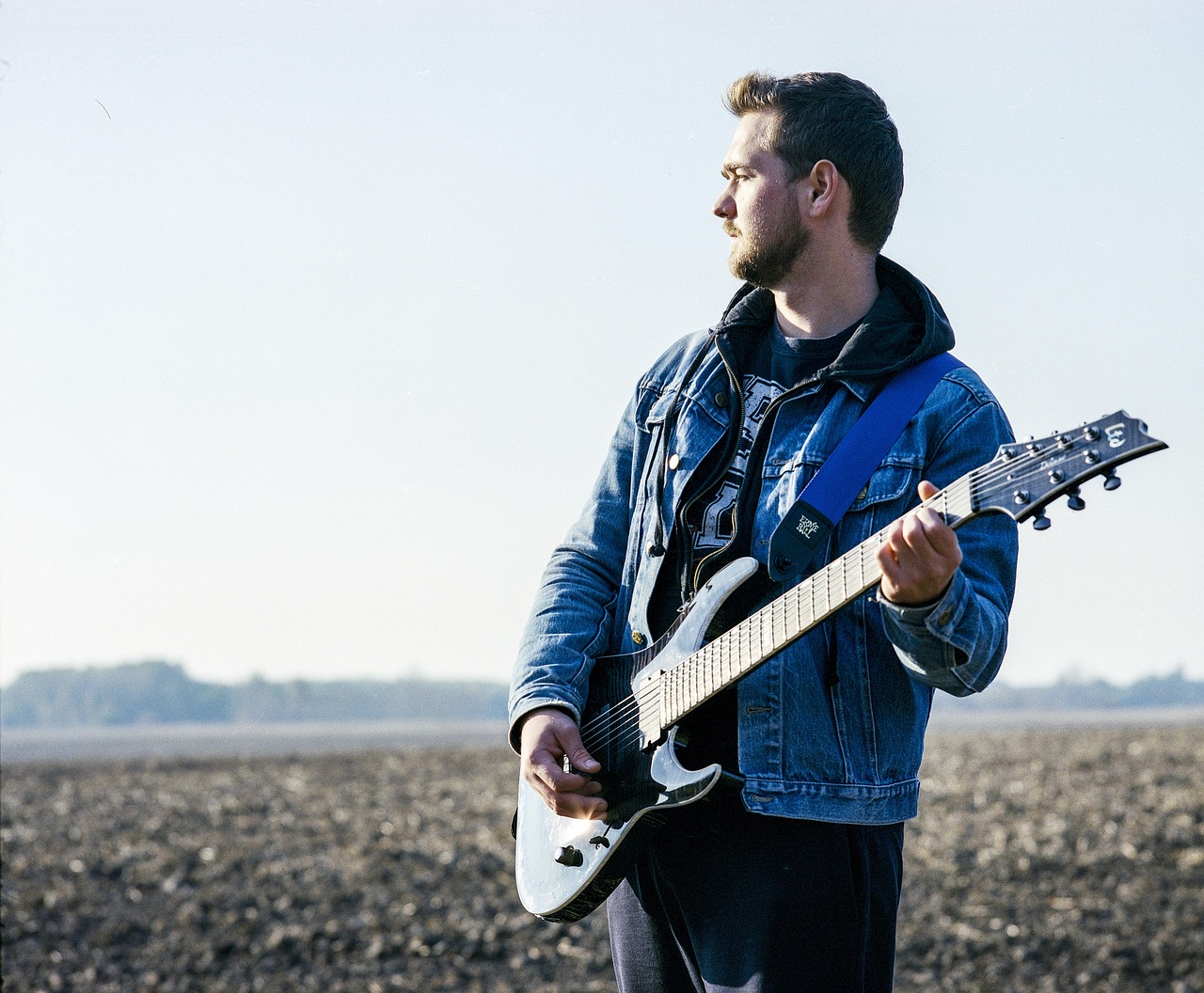 探索60后內(nèi)地男演員的魅力宇宙