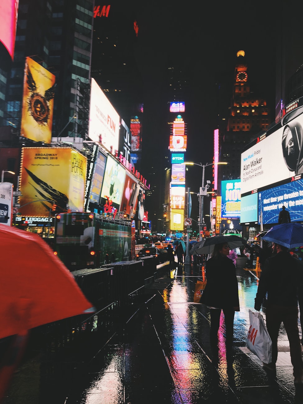 建業(yè)春天里最新動態(tài)，引領(lǐng)城市發(fā)展的新時代標(biāo)桿