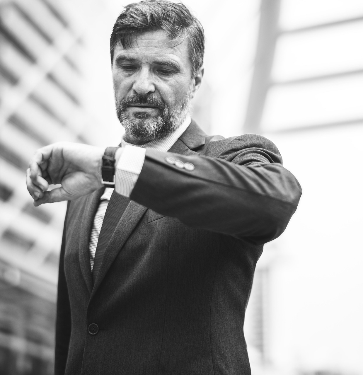 電影伏擊，深度解析與反思