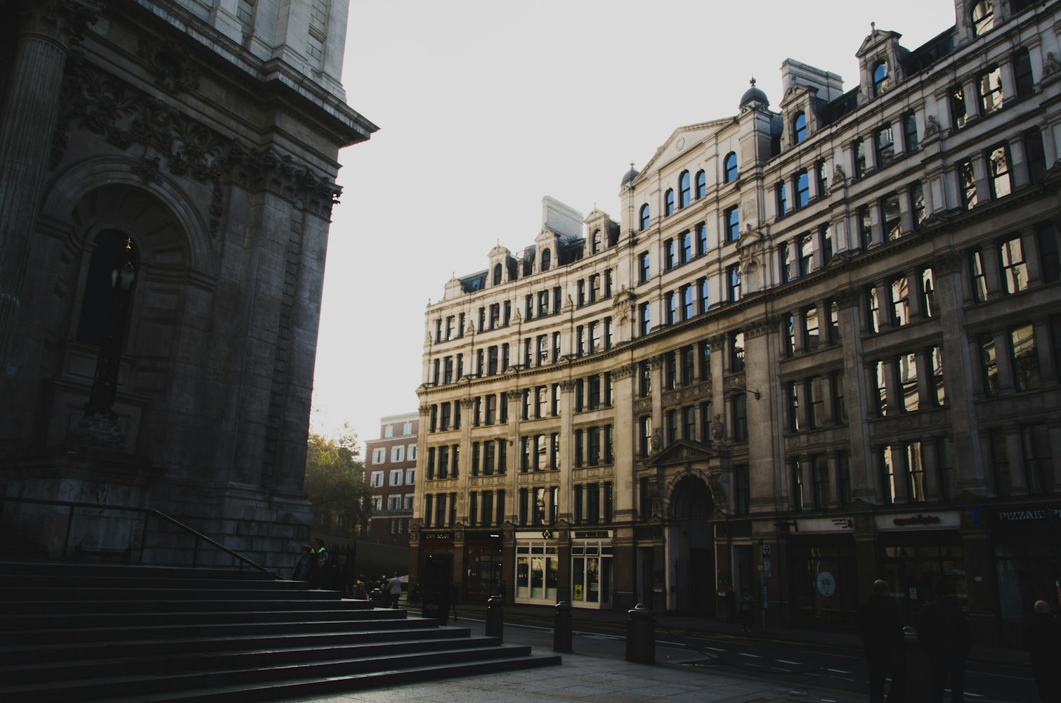 董草原最新動(dòng)態(tài)揭秘，醫(yī)療領(lǐng)域的卓越成就與發(fā)展趨勢(shì)探索