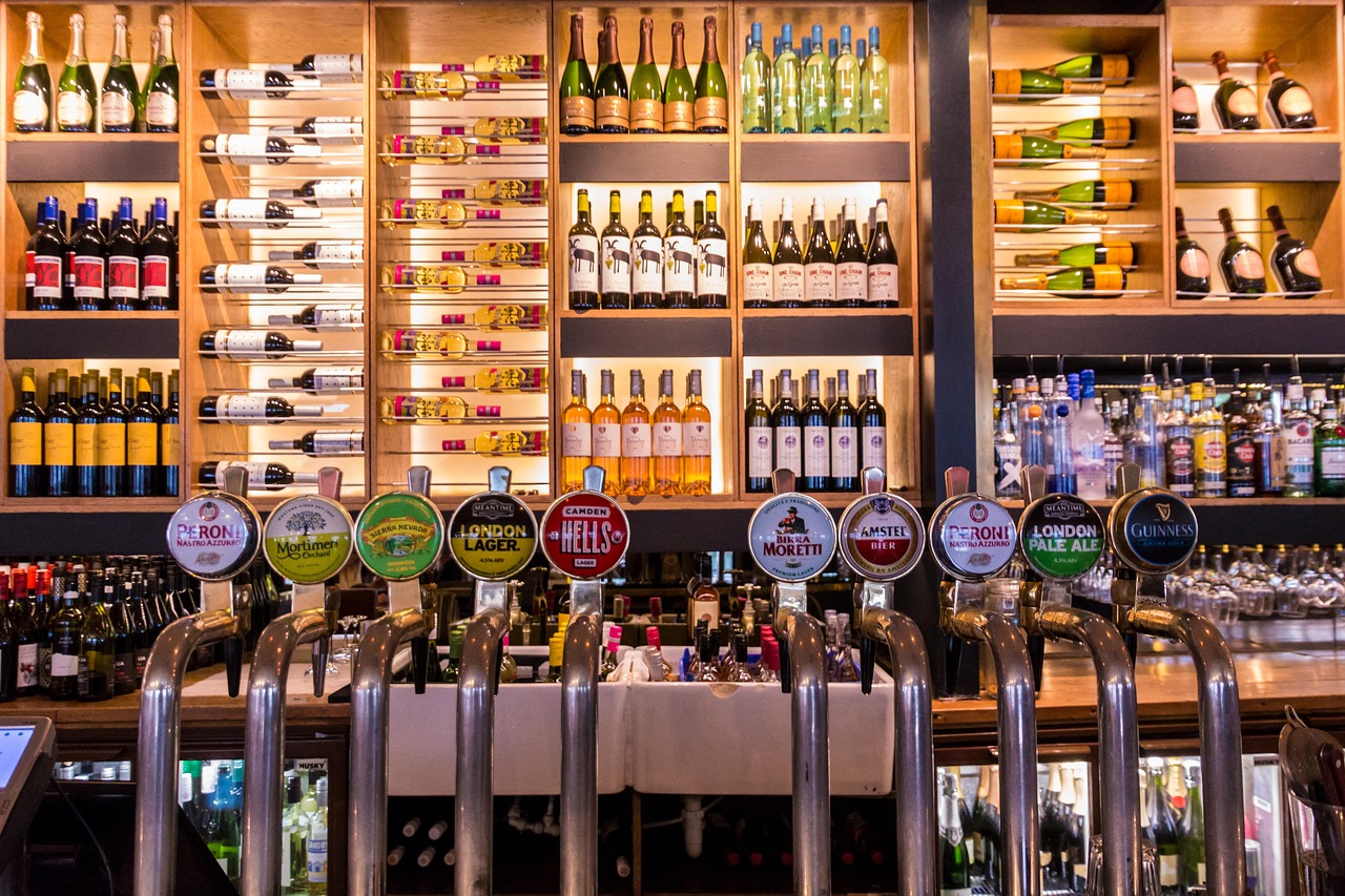 電視發(fā)明的歷史時(shí)刻，科技與文化的交匯點(diǎn)，追溯電視誕生的時(shí)刻