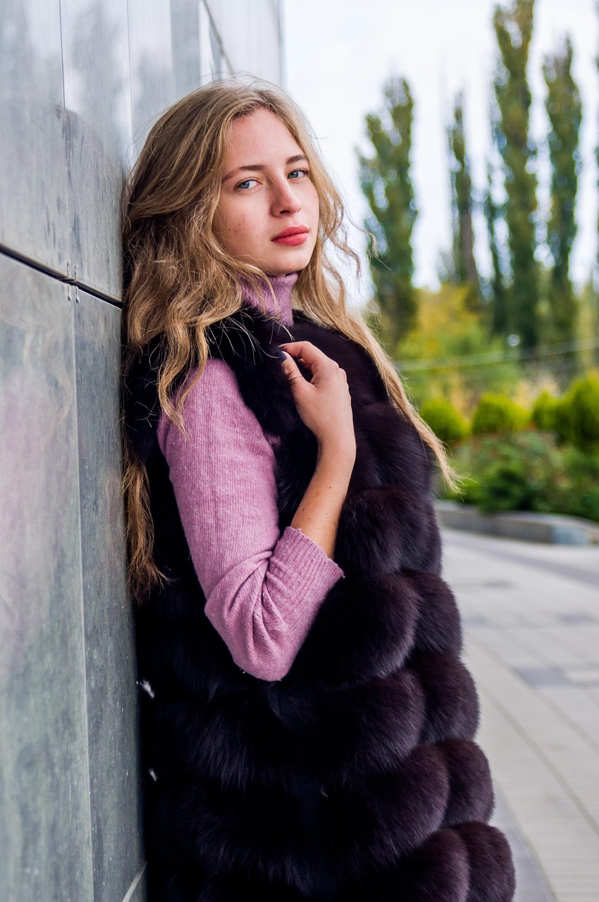 探索女性時尚新潮流,2023年女性流行染發(fā)色彩