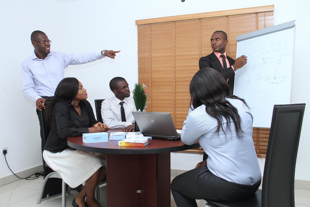 馬云最新演講洞察未來商業(yè)趨勢，分享未來發(fā)展趨勢的啟示視頻