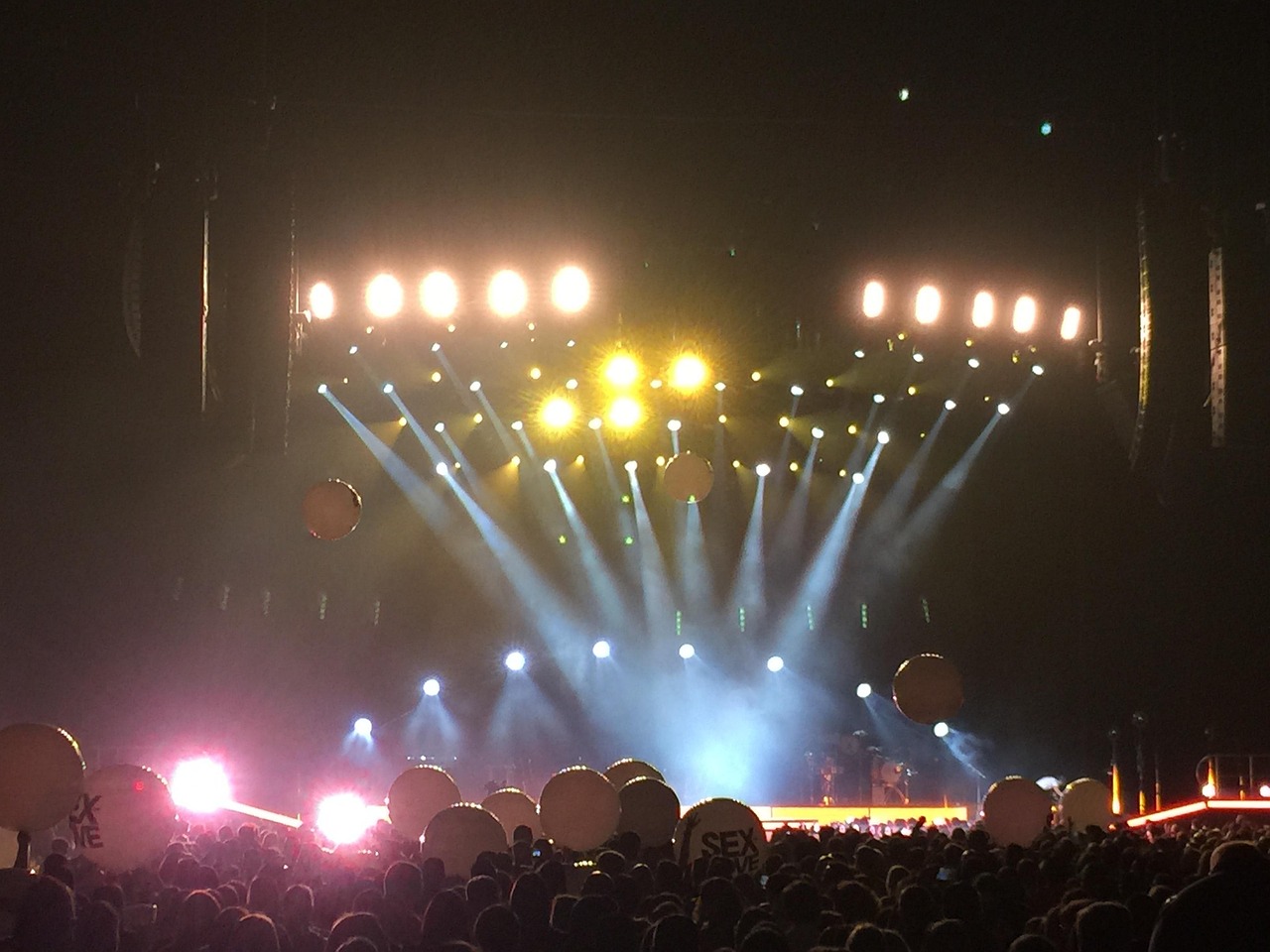 快樂大本營最新收視數(shù)據(jù)持續(xù)火熱，引領(lǐng)綜藝新潮流