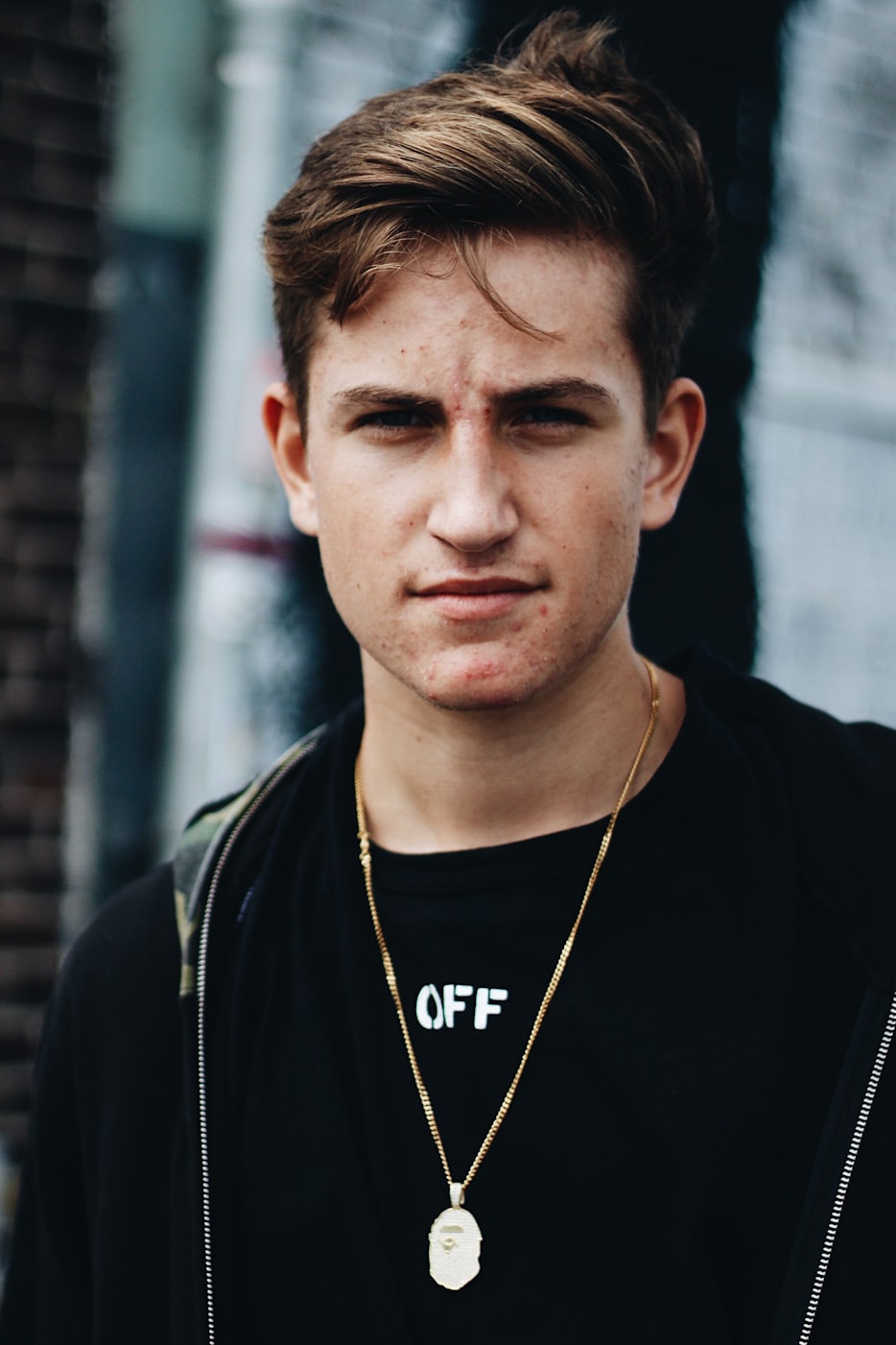 易烊千璽雜志寫真，時尚魅力與青春活力的獨特融合