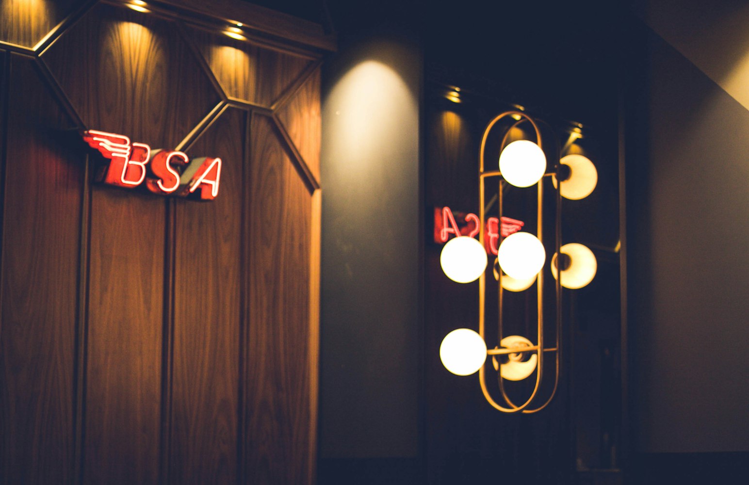 探索成人電影的私密空間,A片電影院